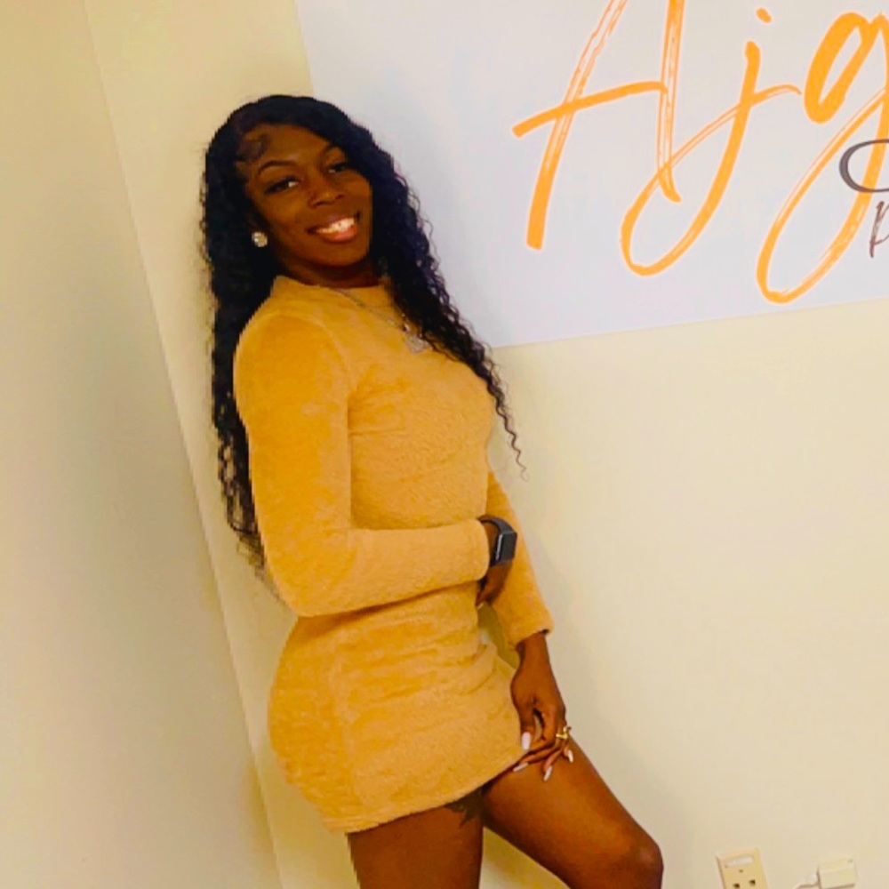 Meet your Posher, Jaye